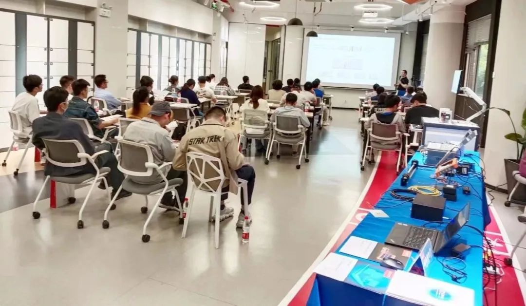 全國(guó)高校巡回研討會(huì)